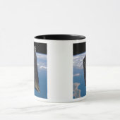 Kunstenconcept van NanoSail-D in de ruimte Mok (Midden)