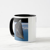 Kunstenconcept van NanoSail-D in de ruimte Mok (Voorkant links)