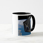 Kunstenconcept van NanoSail-D in de ruimte Mok (Voorkant rechts)