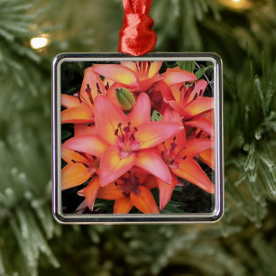 Kunstkoraal met gekleurde tuinlilies metalen ornament