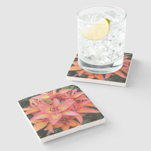 Kunstkoraal met gekleurde tuinlilies stenen onderzetter (Zijkant)