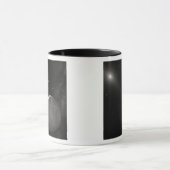 Kunstkunstenaarsconcept Kuiper Belt object Mok (Midden)