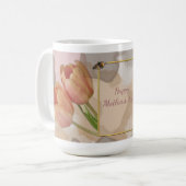 Kunstmatig ontwerp met tulpen en aangepaste tekst koffiemok (Voorkant links)