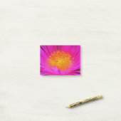 Kunstmatige magenta roze rooster bloemenkunst post-it® notes (Op bureau)