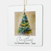 Kunstmatige tekening van de kerstboom met feesteli keramisch ornament (Links)