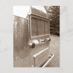 Kunstmatige visuele retro-reisaanhangwagen achteru feestdagenkaart