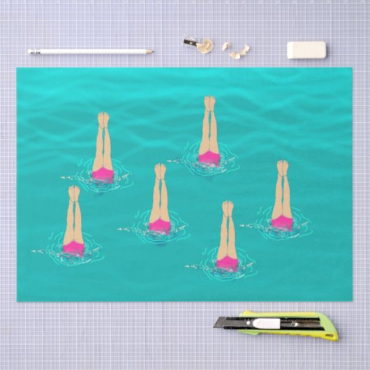 Kunstmatige zwemzwemmers onder water tissuepapier (Craft)