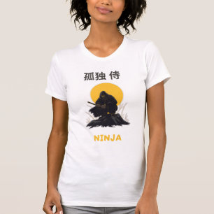 Kunstontwerp van een eenzame ninja-samurai t-shirt
