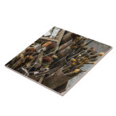 Kunstschildpadden in oude rottenblikken tegeltje (Zijkant)