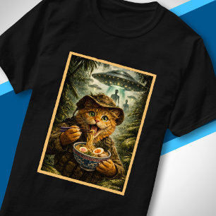 Kunstwerk over een Sci-Fi Jungle Kat die Ramen eet T-shirt