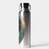 Kunstwerk van anime meisje omringd door regenboogl waterfles (Achterkant)