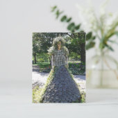 Kunstwerk van een vrouw gemaakt van Succulenten Briefkaart (Staand voorkant)