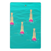 Kunstzwemmers die zwemmen onder de waterzwempartij mini klembord (Achterkant)