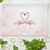Kus de kok | Kissing Flamingos keukenhanddoek (Gevouwen)