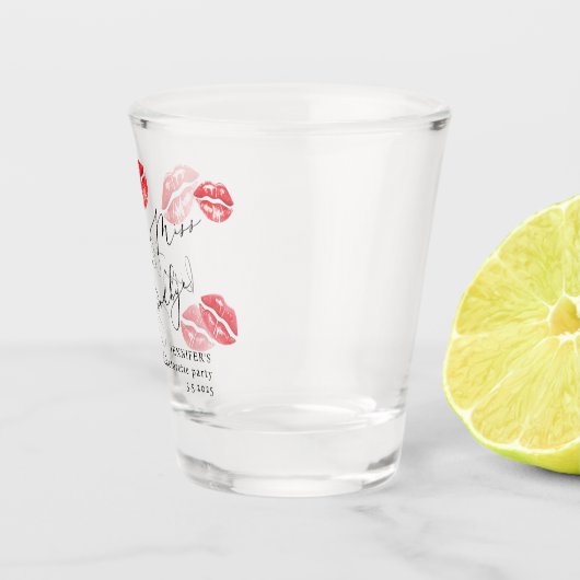 Kus het Miss Goodbye vrijgezellenfeest Shot Glas (Rechts)