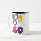 Kus, ik ben 60-jarige overhemden en cadeautjes. tweekleurige koffiemok (Voorkant links)