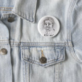 Kus me! - Bleistiftzeichnung Ronde Button 5,7 Cm (In situ)