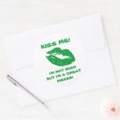 Kus me-groen Ierse kus Ronde Sticker (Envelop)