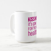 Kus me, het is goed voor je gezondheid koffiemok (Voorkant links)