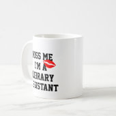 Kus me I m a Library Assistant Coffee Mok (Voorkant links)