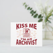 Kus me Ik ben archivist Briefkaart (Staand voorkant)