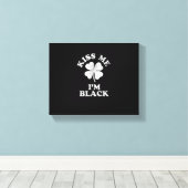 Kus me Ik ben Black T-Shirt Canvas Afdruk (Insitu (Houten vloer))