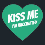 Kus me ik ben gevaccineerd Modern Cute Funny Quote Hart Sticker<br><div class="desc">"Kus me ik ben gevaccineerd" in moderne,  schattige en eenvoudige sans-typografie</div>