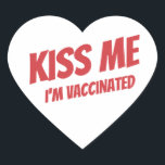 Kus me ik ben gevaccineerd Modern Cute Funny Quote Hart Sticker<br><div class="desc">"Kus me ik ben gevaccineerd" in moderne,  schattige en eenvoudige sans-typografie</div>