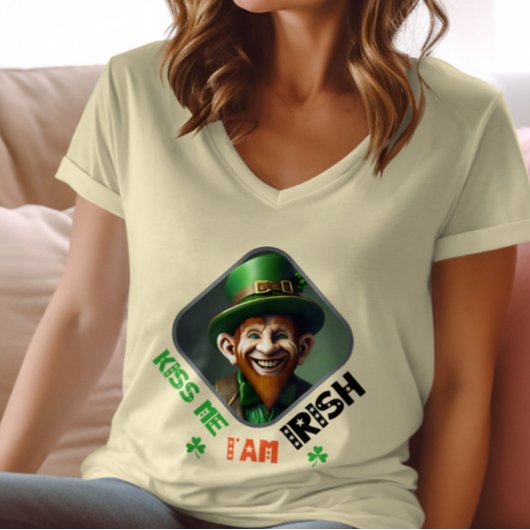 Kus me, ik ben Iers - Leprechaun's Hide and Seek T-shirt