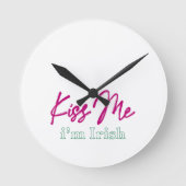 'Kus me, ik ben Iers' T-shirt Ronde Klok (Voorkant)