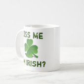 "Kus me, ik ben Iers?" Tekst w/ Green Shamrock Koffiemok (Voorkant links)