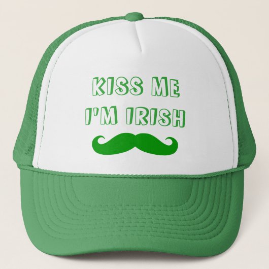 Kus me Ik ben Ierse groene snor St Patricks Day Trucker Pet (Voorkant)