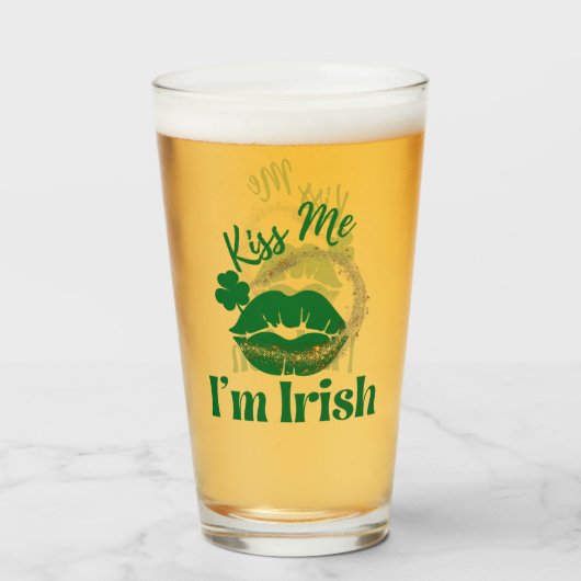 Kus me ik ben Ierse lips en shamrock Glas (Voorkant gevuld)
