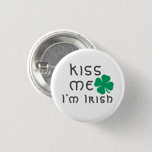 Kus me Ik ben Irish Green Lucky Clover Button (Voorkant /achterkant)