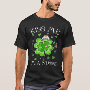 Kus me is een zuster St. Patricks Day Clothes Mann T-shirt