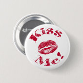 Kus Me! Rode Lippen Ronde Button 5,7 Cm (Voorkant /achterkant)