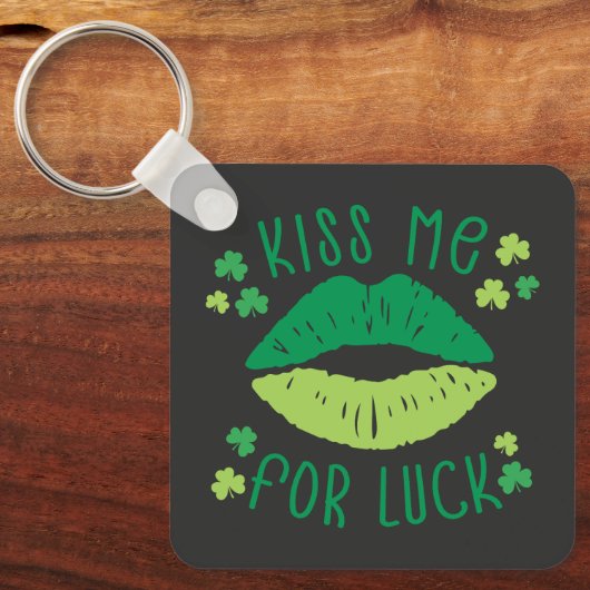Kus me voor geluk St Patricks Day Sleutelhanger (Voorkant)