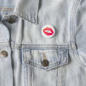 kus met lip print ronde button 3,2 cm (In situ)