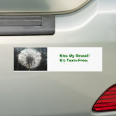 Kus mijn gras!!Het is gifvrij. Bumpersticker (Op auto)