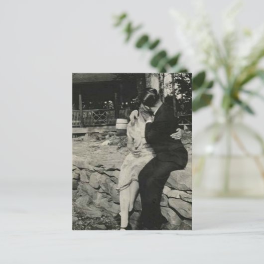 Kus op de stenen muur briefkaart (Staand voorkant)