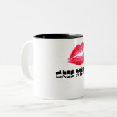 Kusje. Tweekleurige Koffiemok (Voorkant links)