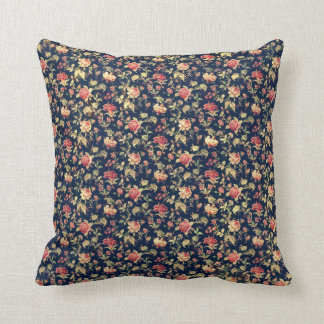Kussen met vintage rozen op een blauwe achtergrond