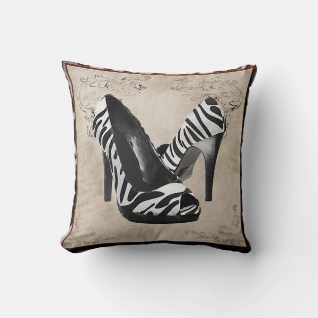 Kussen met zebraprint schoenen, Copyright Karen J  (Voorkant)