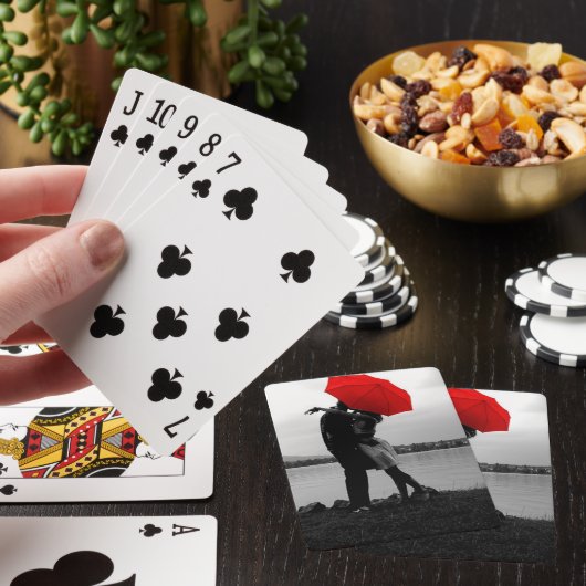 Kussen onder een paraplu speelkaarten (Insitu)