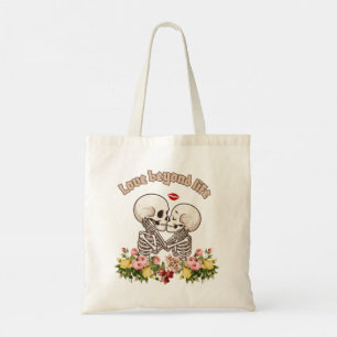 Kussend skeletkoppel met bloemgotiek tote bag