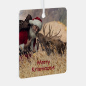 Kussende Kerstman en Eland Metaal Ornament (Voorkant Rechts)