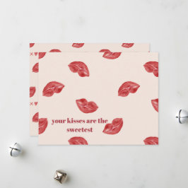 Kussende lippen rood op beige kleur grote valentij feestdagenkaart