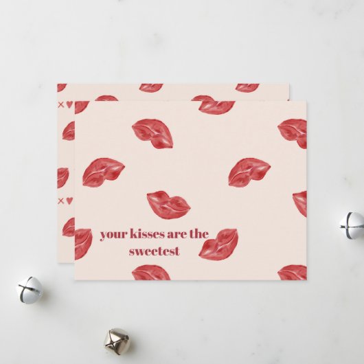 Kussende lippen rood op lichtbruine grote valentij feestdagenkaart (Voorkant / Achterkant in situ)