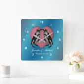 Kussende Pinguïns Roze Hart Persoonlijke Trouwdag Vierkante Klok (Huis)