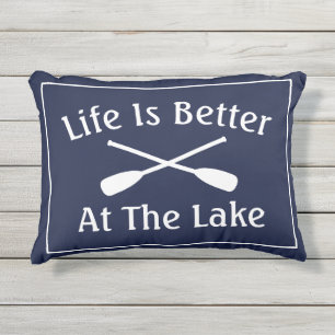 Kussens voor het leven van buitenlanders in de bin